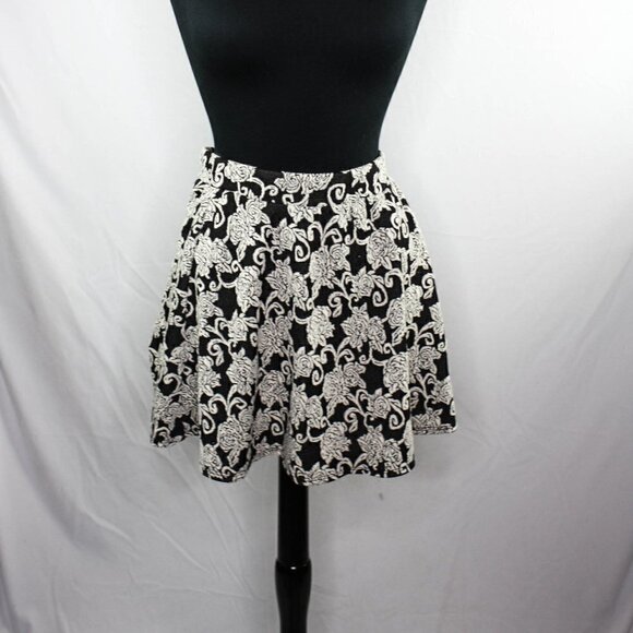 Joe B Joe Benbasset Mini Skirt Floral Blac… - Picture 1 of 4